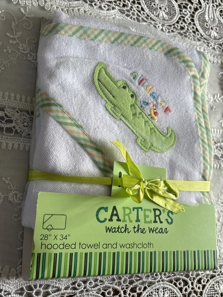 CARTER’ S Alligator 28" X 34" Hooded Towel & Washcloth Set Green/Yellow NEW NIP - Image 2 of 4
