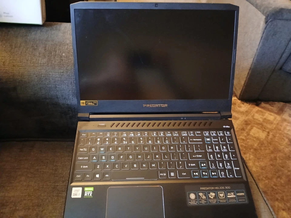 PREDATOR HALIOS 300 Foto 2 de 4