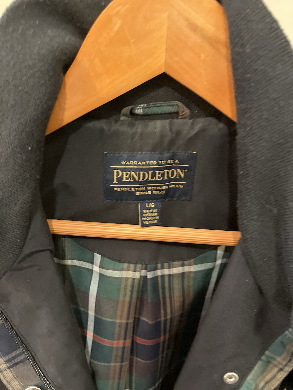 Pendleton Women’s Raincoat – Size Large – Black - image 2