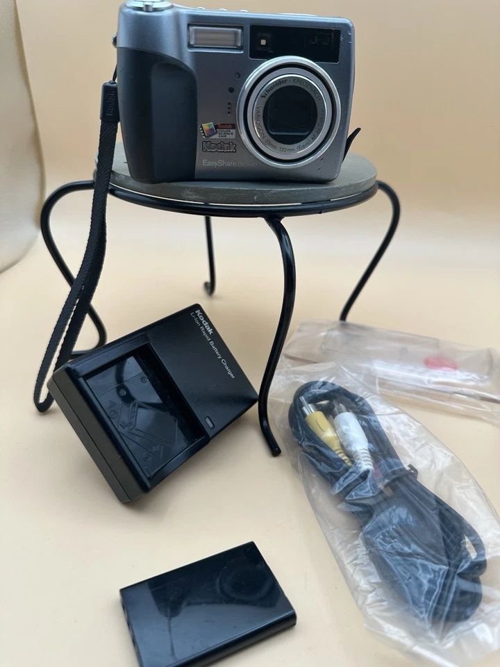 Kodak EasyShare DX7440 4.0MP Digital Camera Silver Tested, Accessories - Image 3 of 4