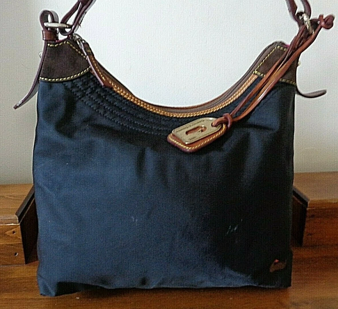 DOONEY & BOURKE BROWN NYLON & LEATHER SHOULDER BAG