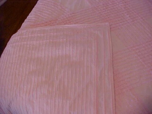 Copriletto vintage in ciniglia rosa con design a griglia incrociata rosa 79504 - Foto 6 di 6
