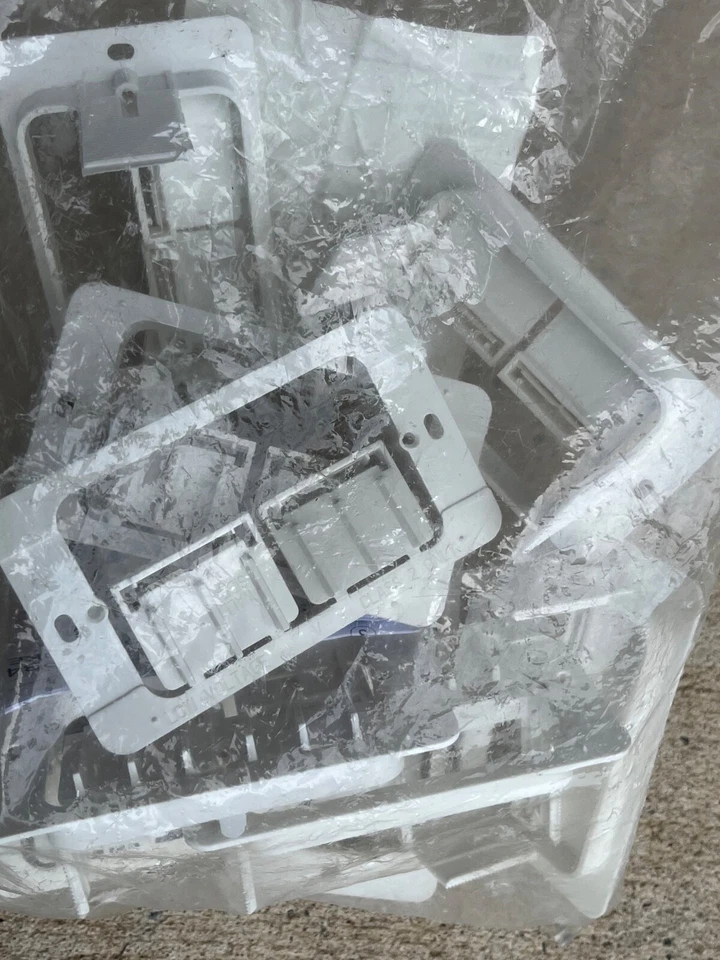 10 Pack NVent Caddy MP1P Single Gang Communication Mounting Plate White Plastic - Image 2 of 3