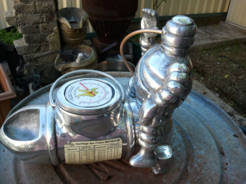 VINTAGE MICHELIN MAN MINI CAST IRON ON AIR PUMP COMPRESSOR COLLECTABLE VERY RARE - Picture 1 of 12