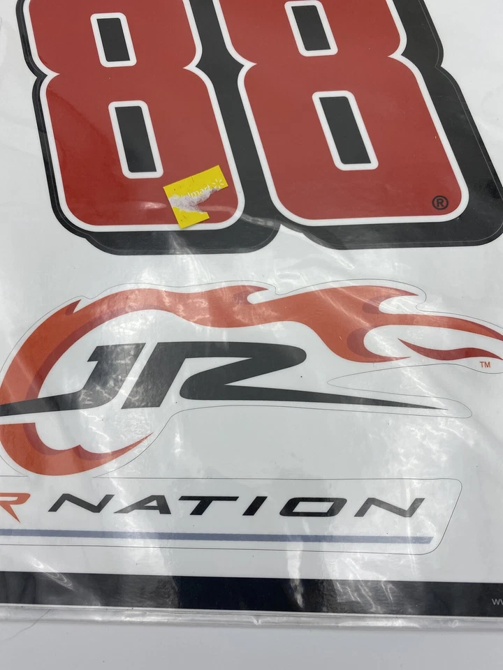 Набор наклеек Skinit для ноутбука Nascar #88 Dale Jr шесть виниловых наклеек прочные и долговечные - Изображение 3 из 4