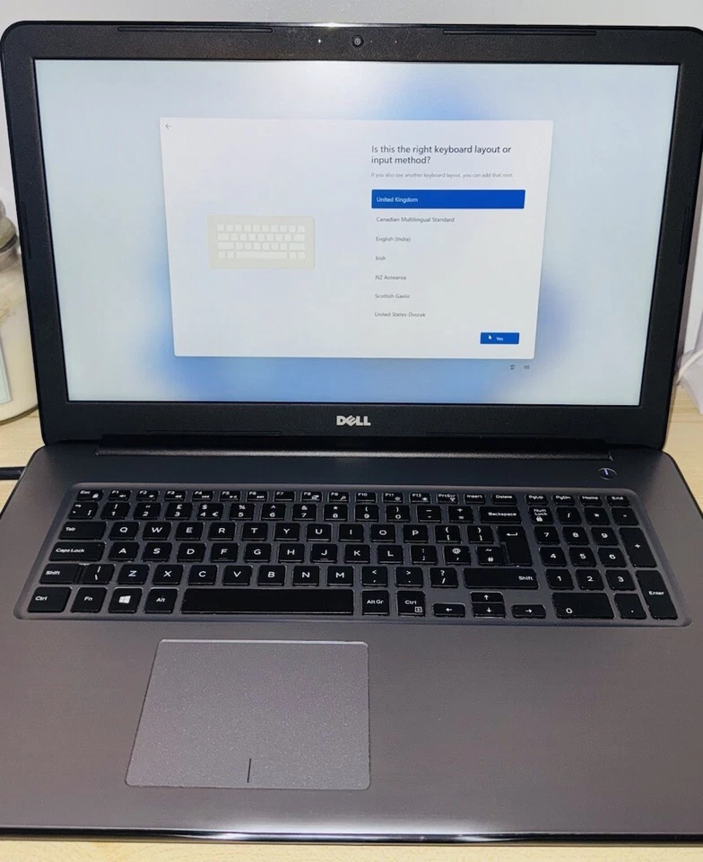 Dell Inspiron 17 5767 Laptop, i7 7500U, Full HD,SSD256gb, 8GB,4GB AMDM445, Win11 - Image 3 of 4