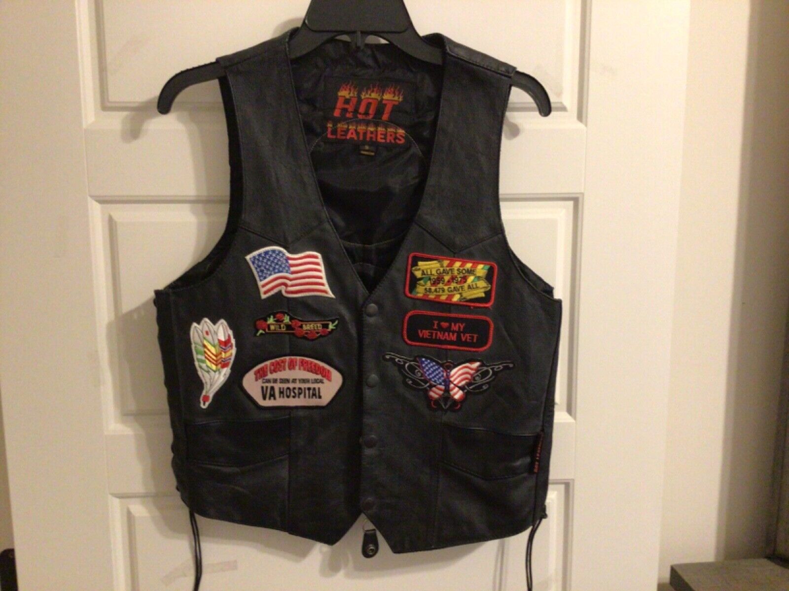 Leather Woman Motorcycle Vest With Patches  Veterans￼ Size Small with extender 