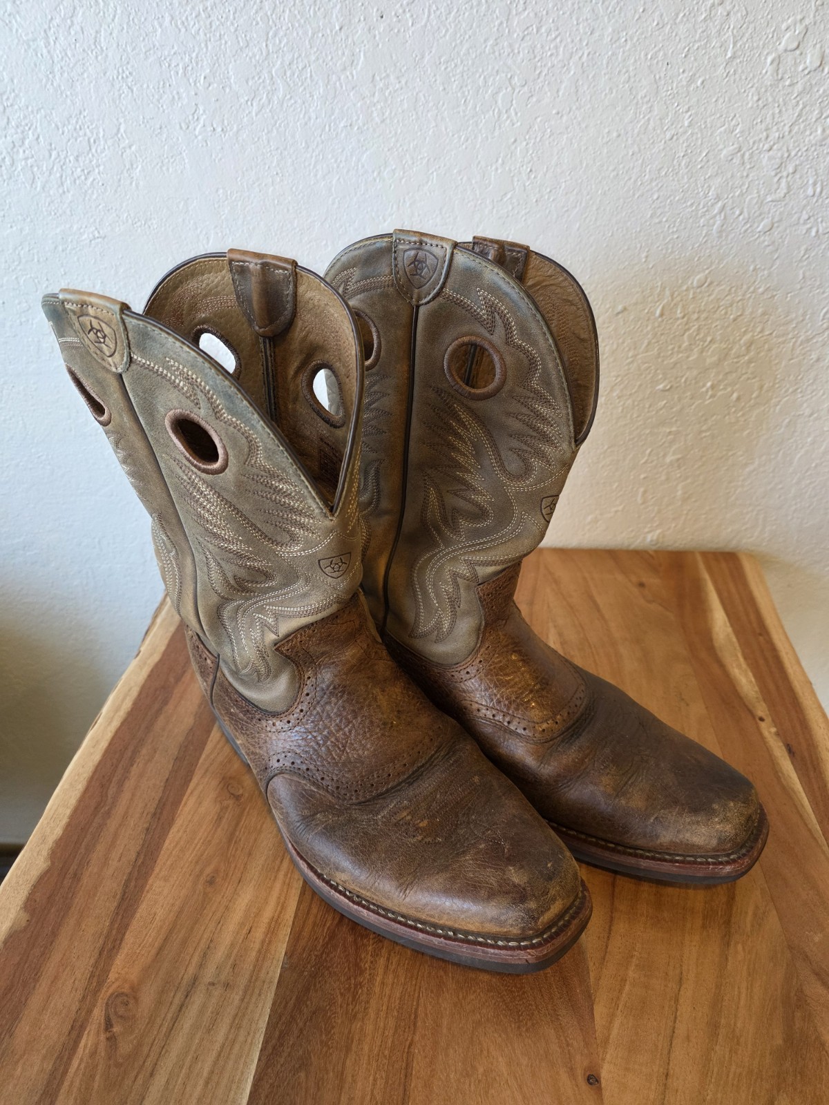 Ariat Heritage Roughstock Western Boots Men 13 EE Wide Brown Leather