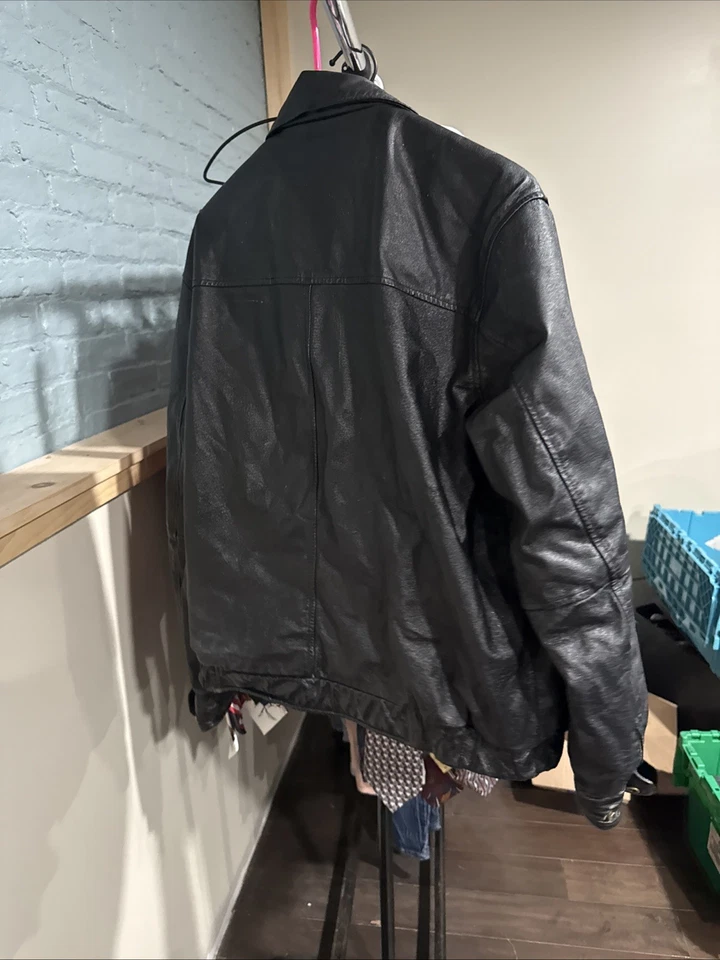 Jaqueta de couro masculina Covington tamanho G preta com zíper - Imagem 4 de 4