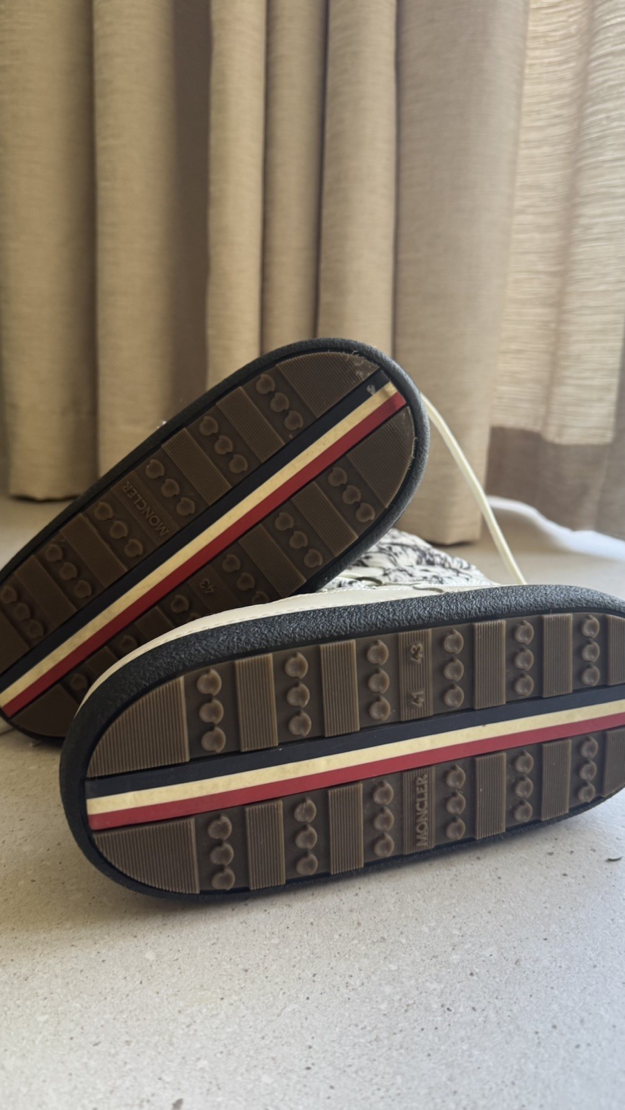 MONCLER white & black Snow Boots 42 (Worn 1 time) thumbnail 11