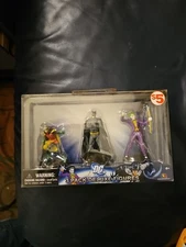 DC Robin, Batman, The Joker 3 Pack Deluxe Figures Damaged 