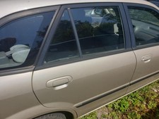 Porte arrière et accessoires Mazda 323