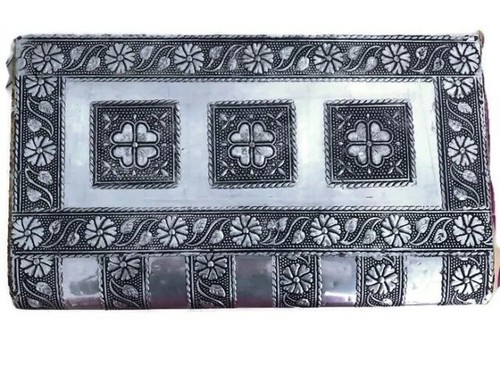 Vintage Indian Hammered Metal Cedar Jewelry Box Chest W Velvet Lining Elephants - Picture 6 of 12