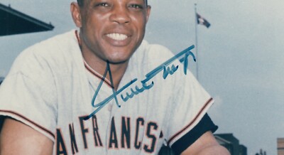 Willie Mays Autographed 8x10 Photo San Fransico Giants Wall Plaque