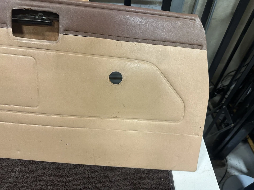 Toyota Pickup Door Panels Brown OEM 1984-1986 V32 - Изображение 4 из 4