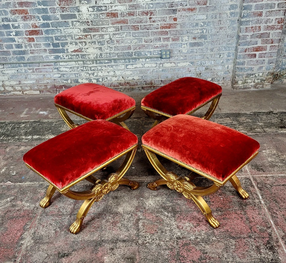 Taburetes tapizados de terciopelo rojo estilo Luis XVI - Juego de 4 Foto 2 de 4