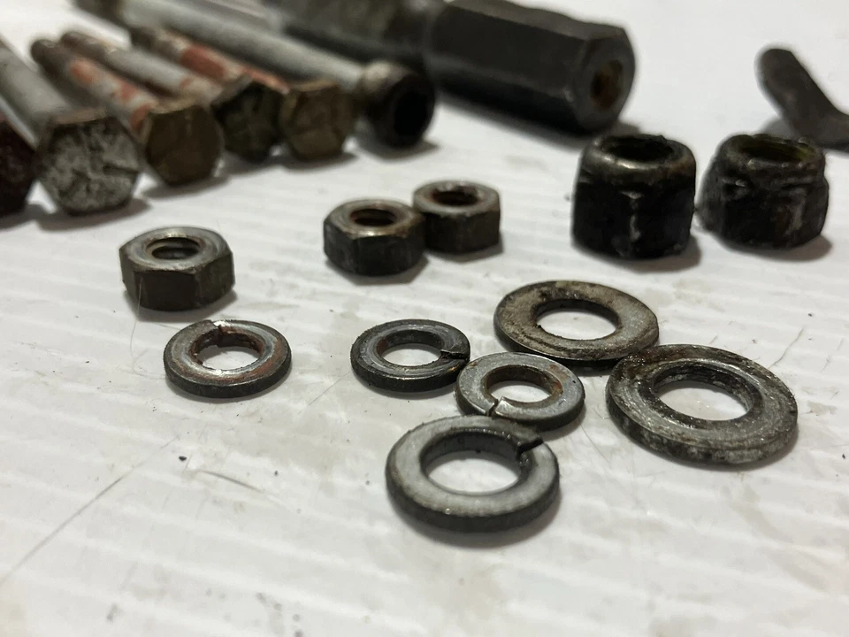 1979 Harley Davidson Sportster 1000 Motor Mount Hardware (OEM) - Imagem 3 de 4