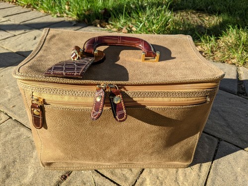 Travel Cosmetic ✈️Train Case 