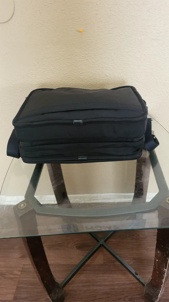 Maletín grande negro Briggs & Riley de nailon/cuero. Estado. Es V. Bueno.  Foto 2 de 4