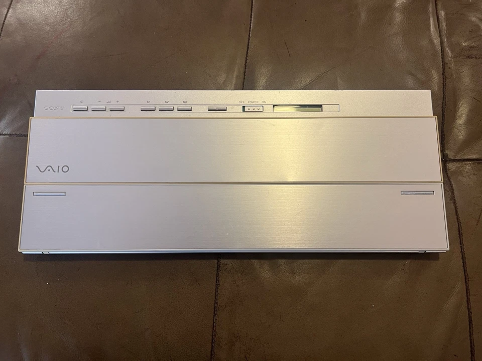 SONY VAIO VGP-WKB5US Series Wireless Keyboard, Silver, For Vintage Vaio Systems - Image 2 of 4