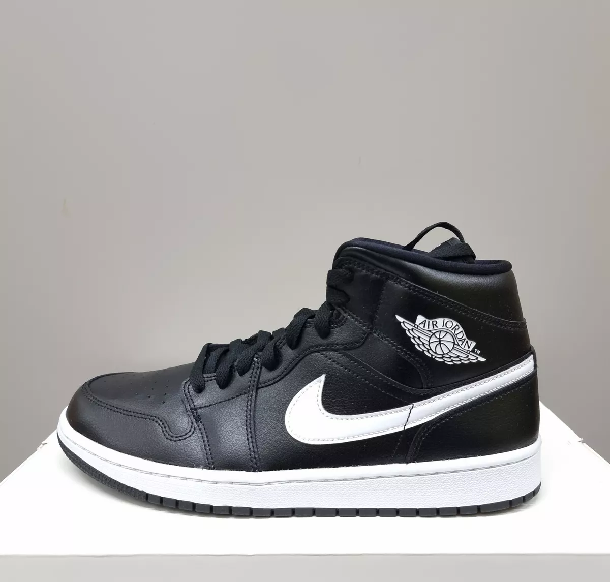 Nike jordan 1 top mid black white