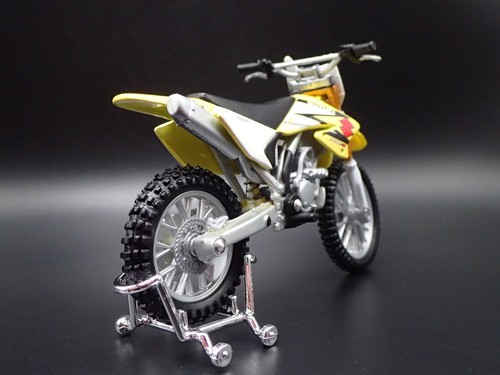 SUZUKI RM Z250 DIRT BIKE MOTORCYCLE YELLOW 1/18 SCALE DIORAMA DIECAST MODEL BIKE - Picture 8 of 8
