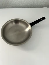 Unbranded Stainless Steel 9" Pan Made in Canada Great Condition