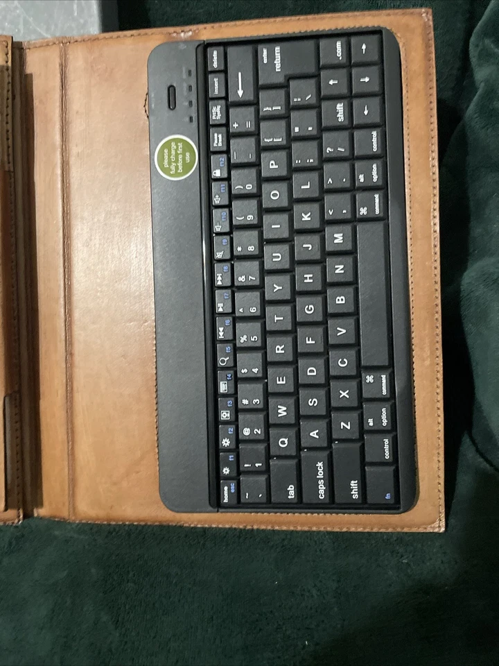 NEW Restoration Hardware Artisan leather iPad Cover with Bluetooth Keyboard. - Image 4 of 4