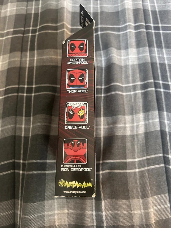 DEADPOOL Diamond Select Toys Marvel Minimates Deadpools Juego de caja de montaje Paquete de 4 Foto 4 de 4