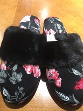 VICTORIAS SECRET NEW Signature Satin Slippers Black Floral ....L.....
