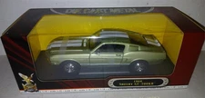 Road Signature 1:18 1968 Ford Mustang Shelby GT-500KR Green/White Yat Ming