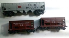 HO SCALE LOT OF THREE HOPPER CARS