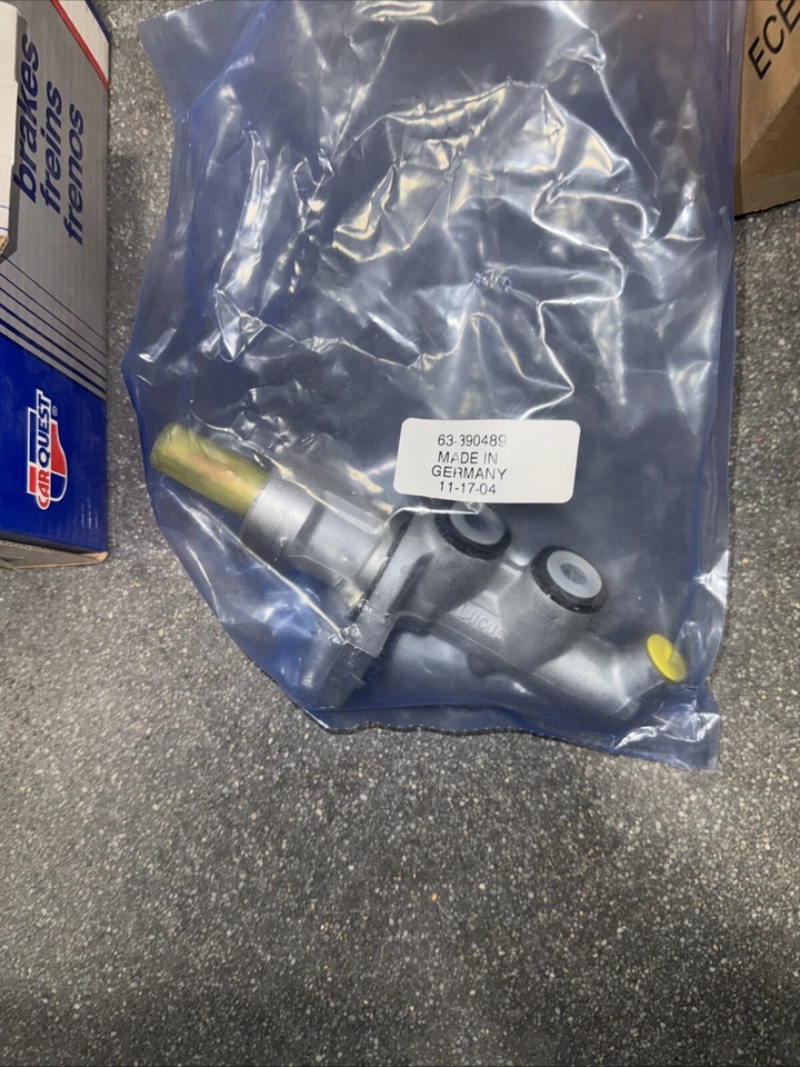 Cilindro maestro de freno LUCAS MC390489 para Mercedes Benz 300CE,300D, E320 MCA39706 Foto 4 de 4