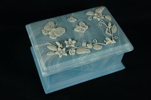 Superb Vintage Music Box Blue & White Cameo Box 6.5" [Y8-W2-A9]