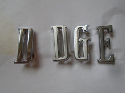 MOPAR NOS 70 DODGE CHALLENGER ''D DGE'' HOOD LETTERS MISSING LTR ''O'' 340 383 440