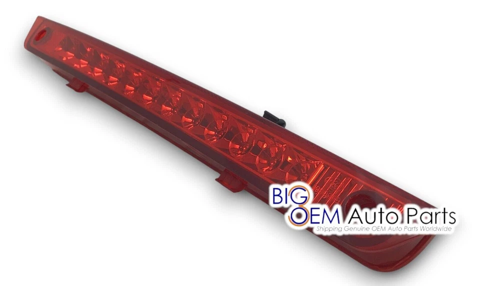 2008 - 2017 Saturn Vue Liftgate Third Brake Light Center Tail Lamp OEM 96673793 - Image 3 of 4