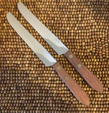 USA Stainless Brown Grained Wood Rivets Pointed Tip 2 DINNER KNIVES 9"