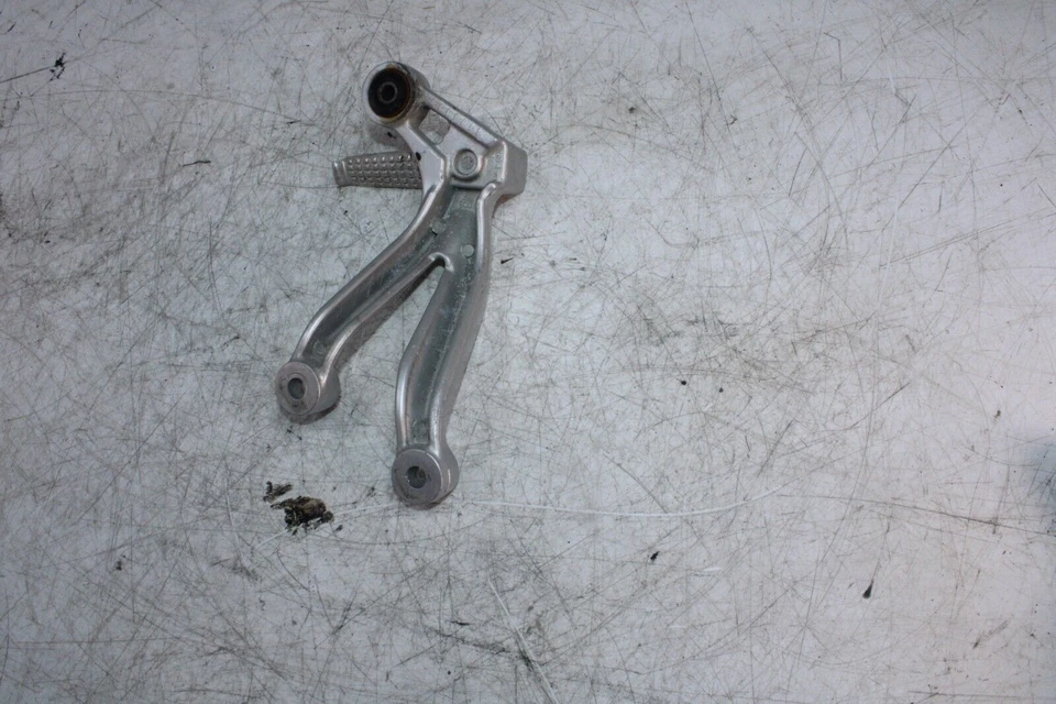 Clavija de pasajero trasera derecha Suzuki GSXR600 2002 43600-35F00 Foto 4 de 4