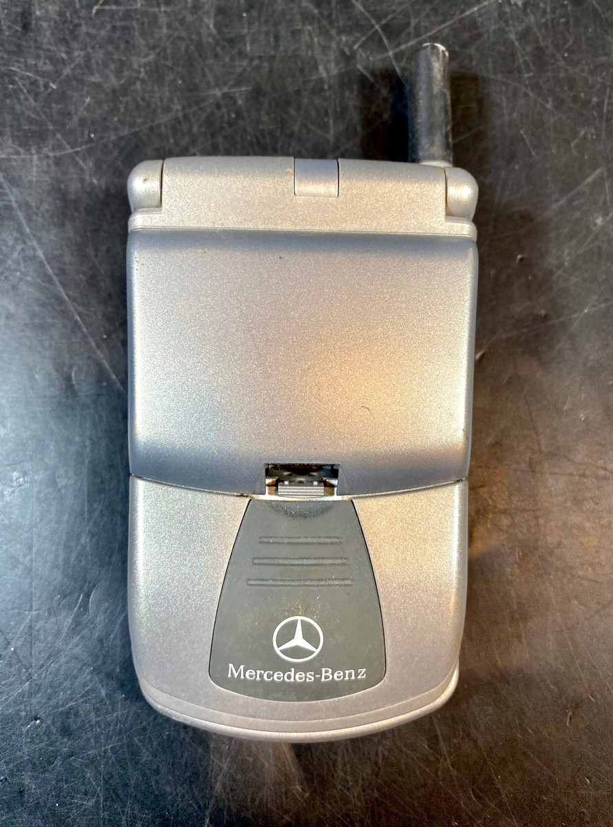 希少！Motorola TIMEPORT P8197 レトロガラケー Vintage Motorola Timeport Flip Cell Phone Mercedes-Benz Branded