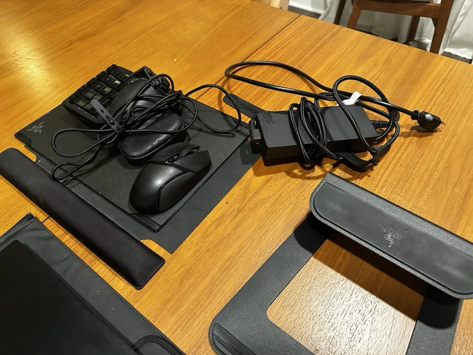 Razer Blade 15 - Full HD 144Hz - RTX 2060 - 512GB + 500GB SSD Foto 2 de 4