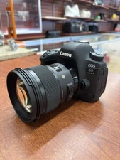 CANON EOS 6D MARK II + SIGNA F/1.4 50mm DG LENS - Body & Lens Only✅