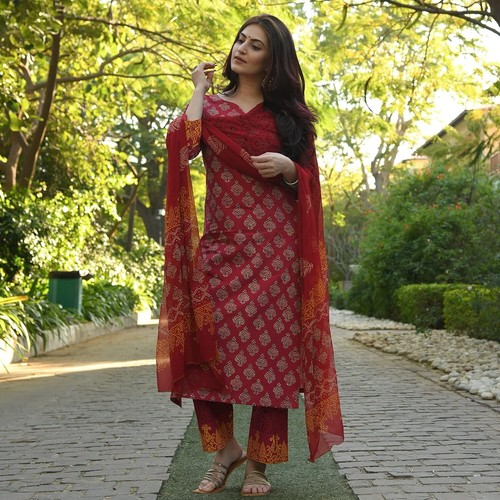 Women Viscose Printed Kurta Pant With Dupatta - Picture 3 of 7