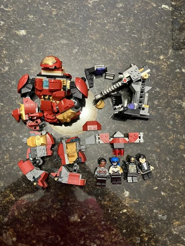 LEGO Marvel Avengers Infinity War: The Hulkbuster Smash-Up (76104) 98% Complete