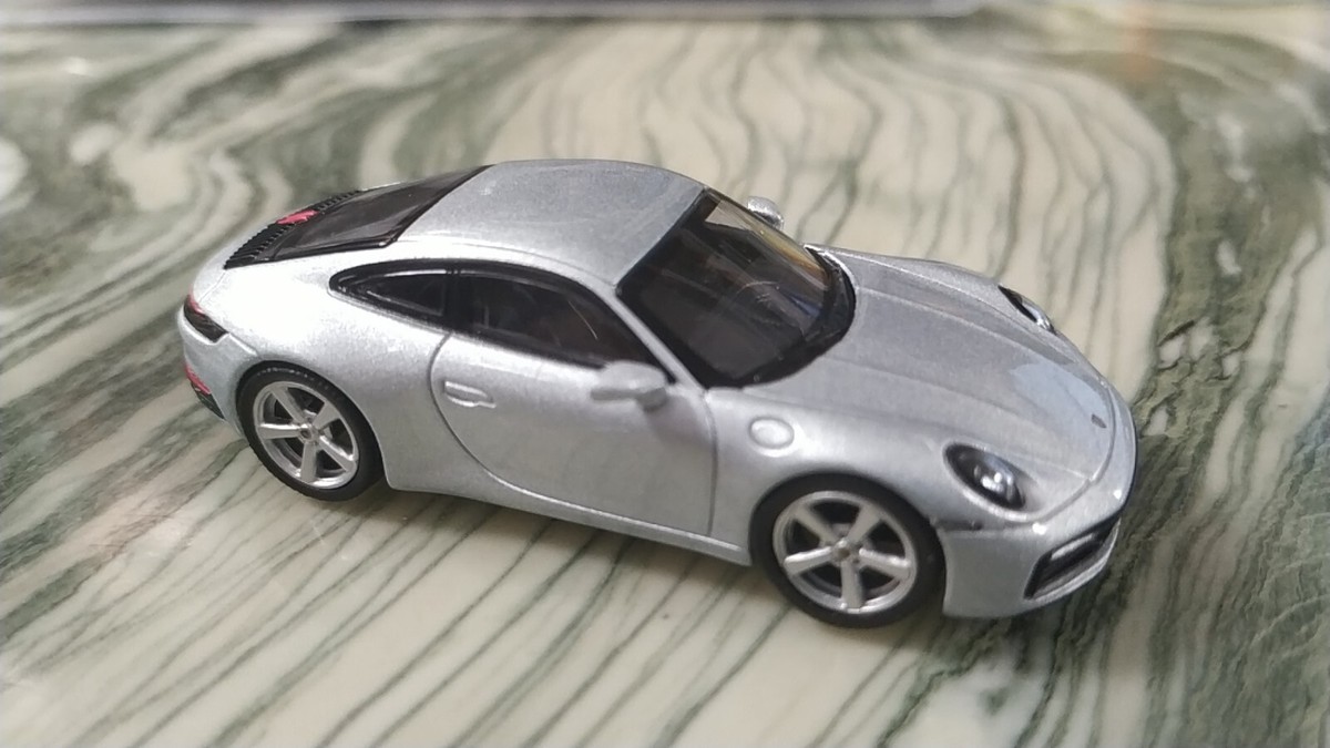 ミニカー Porsche 911 Carrera 4 GTS 2021 Silver Minichamps 1:43 Porsche 911 (992) Carrera 4 GTS 2021 silver
