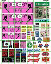 7007SET DECALCOMANIE DAVE'S BOOBY TRAP STRIP CLUB BAR SET CON ANNUNCI ASST'D E CARTELLONI PUBBLICITARI 