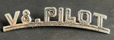 FORD V8 PILOT OLDTIMER KÜHLERGRILL MOTORHAUBE SCHRIFTZUG AUTO BADGE EMBLEM ABZEICHEN