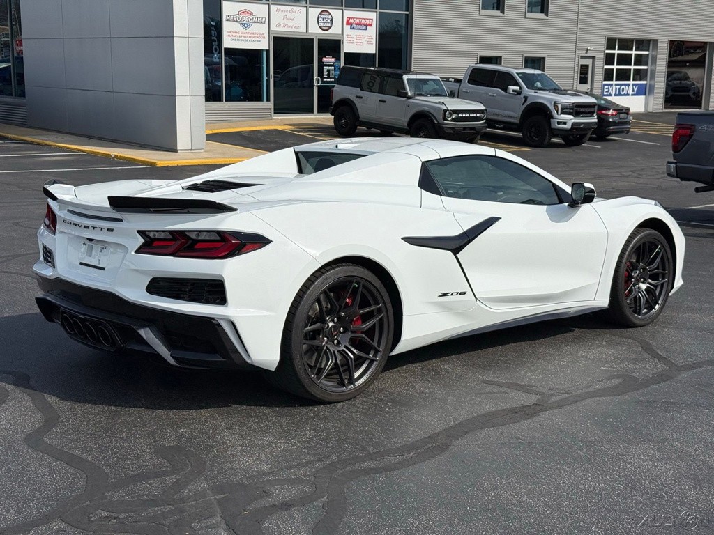 2024 White Chevrolet Corvette Z06 3LZ | C8 Corvette Photo 3