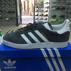 adidas gazelle grigio scuro adidas gazelle grigio scuro