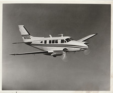 BEECHCRAFT B80 QUEEN AIR AVION AFFAIRE TOURISME AVIATION AERONAUTIQUE 25 x 20 cm