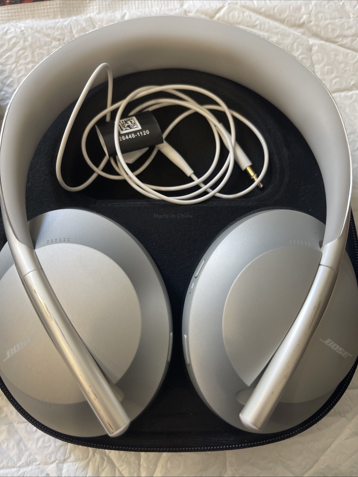 Bose NC 700 Over-Ear Noise-Cancelling Headphones Silver Black with Case Clean Condition-image